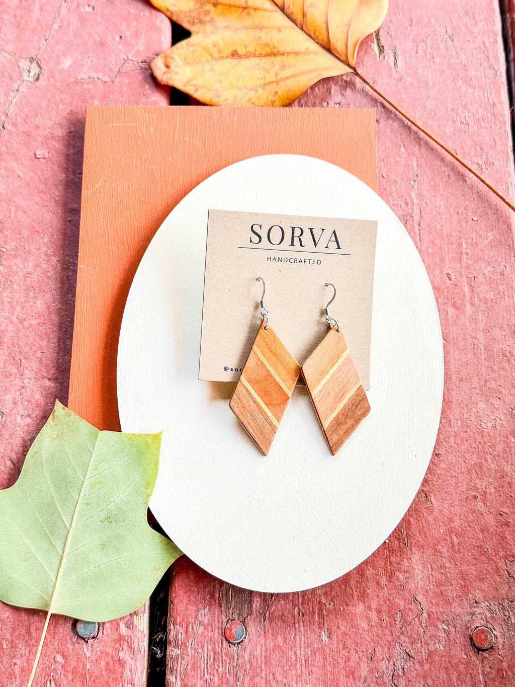 Rhombus Tricolor with gold highlights