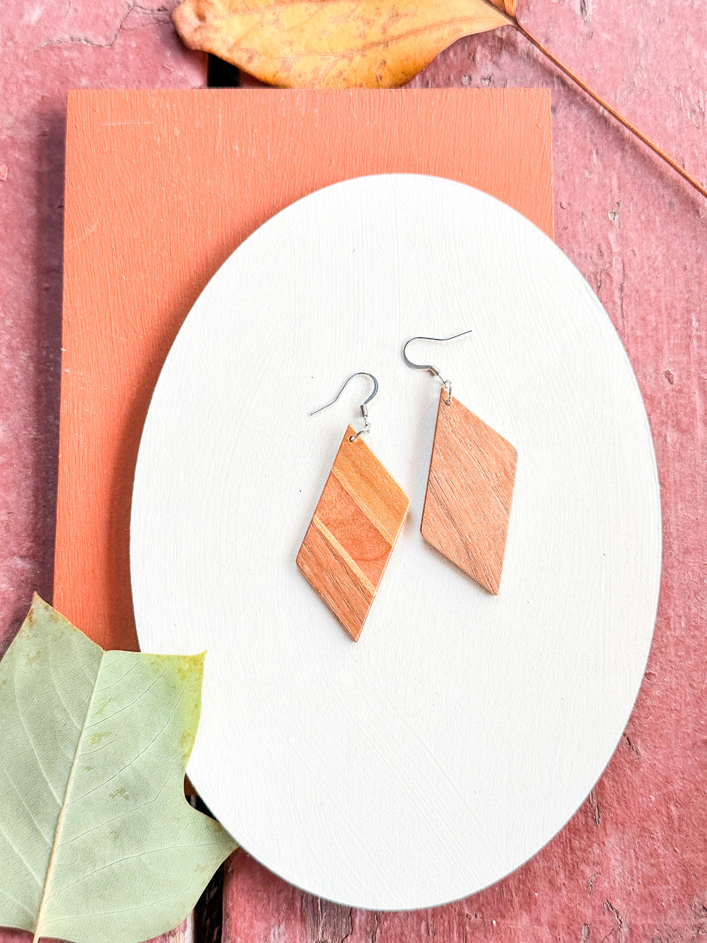 Rhombus Tricolor with gold highlights